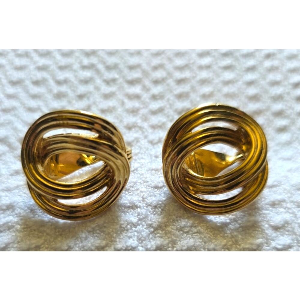Signed Monet Gold Tone Knot Swirl Double Circle Clip On Earrings